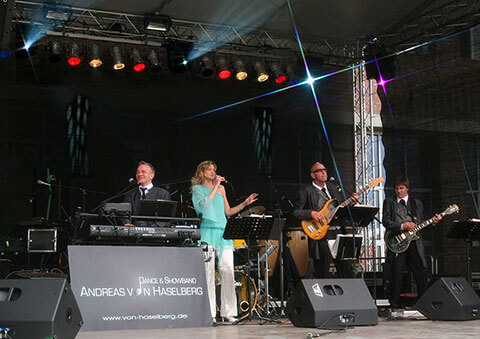 Liveband Open Air und der Drummer ist mal wieder nicht zu sehen!
